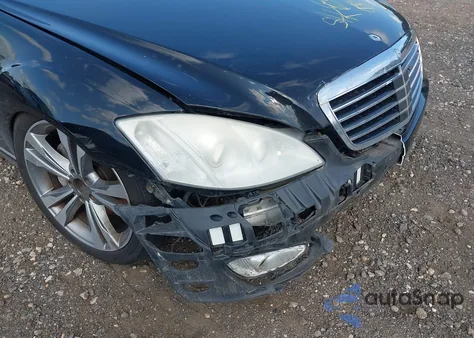 2007 Mercedes-Benz S 550 4Matic z USA, uszkodzony, nr VIN WDDNG86X37A098696